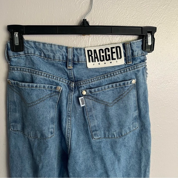 The Ragged Priest MOM JEANS IN LIGHT WASH DENIM-BLUES - Picture 6 of 14